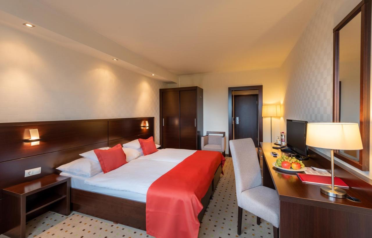 Hunguest Hotel ギュラ エクステリア 写真