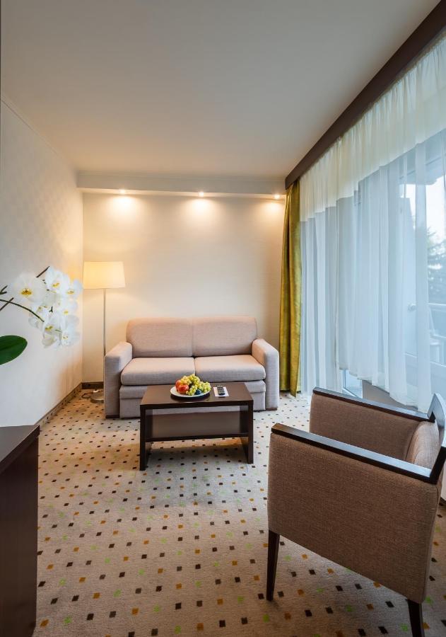Hunguest Hotel ギュラ エクステリア 写真