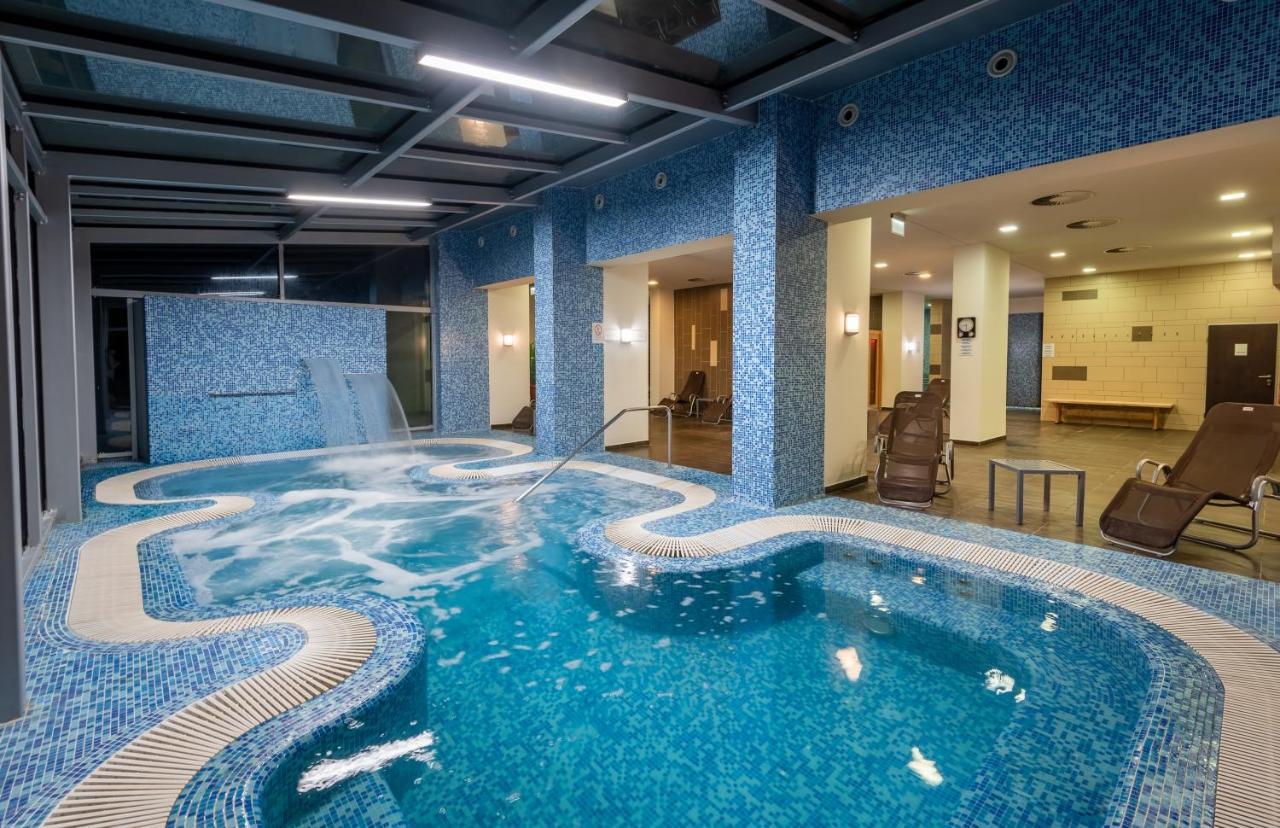 Hunguest Hotel ギュラ エクステリア 写真