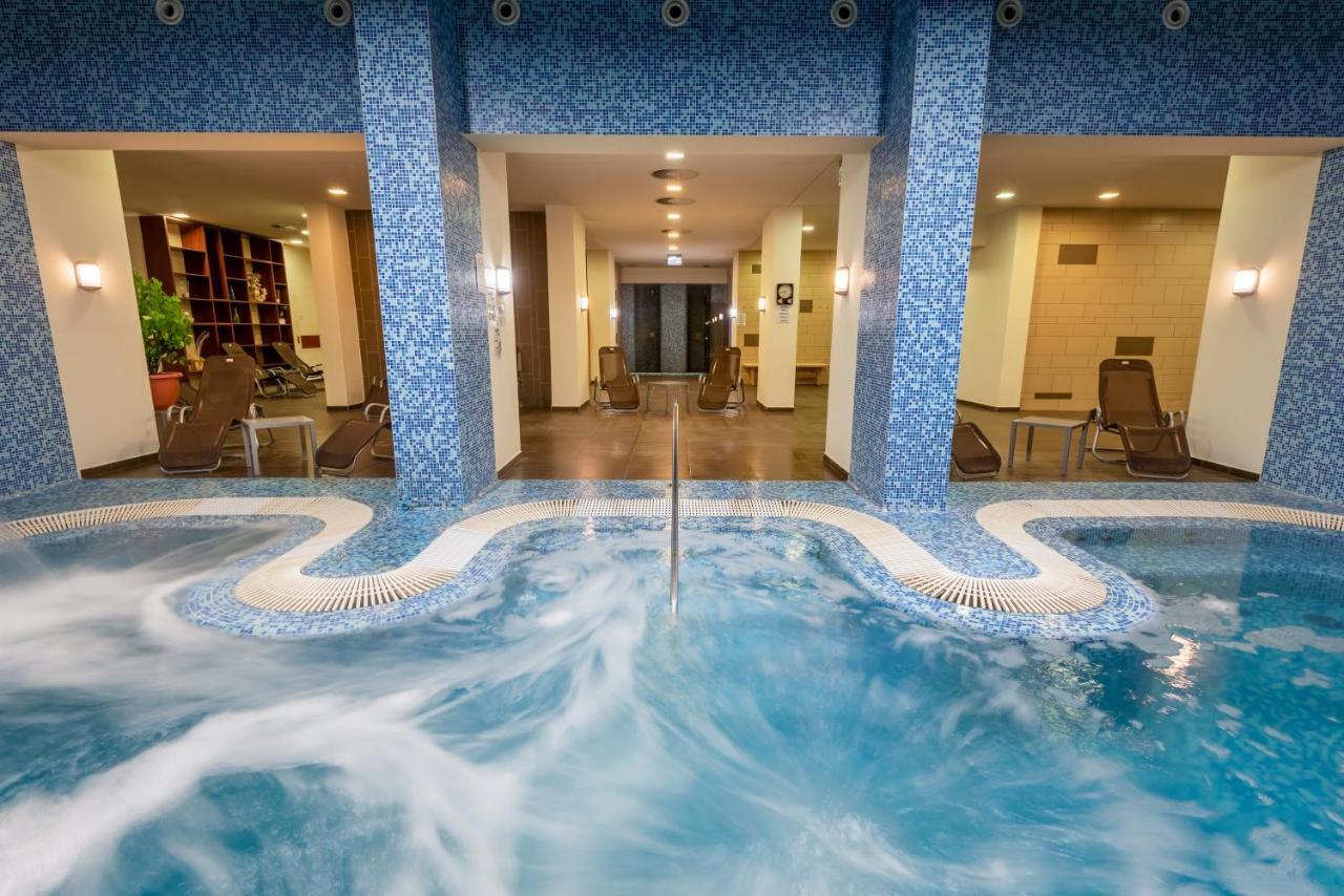 Hunguest Hotel ギュラ エクステリア 写真