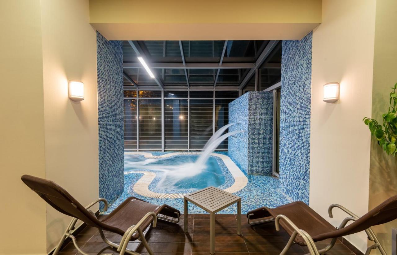 Hunguest Hotel ギュラ エクステリア 写真
